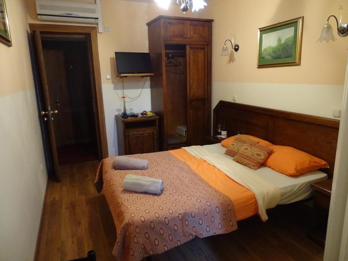 Hotel Casa Latina Budapest Exterior foto